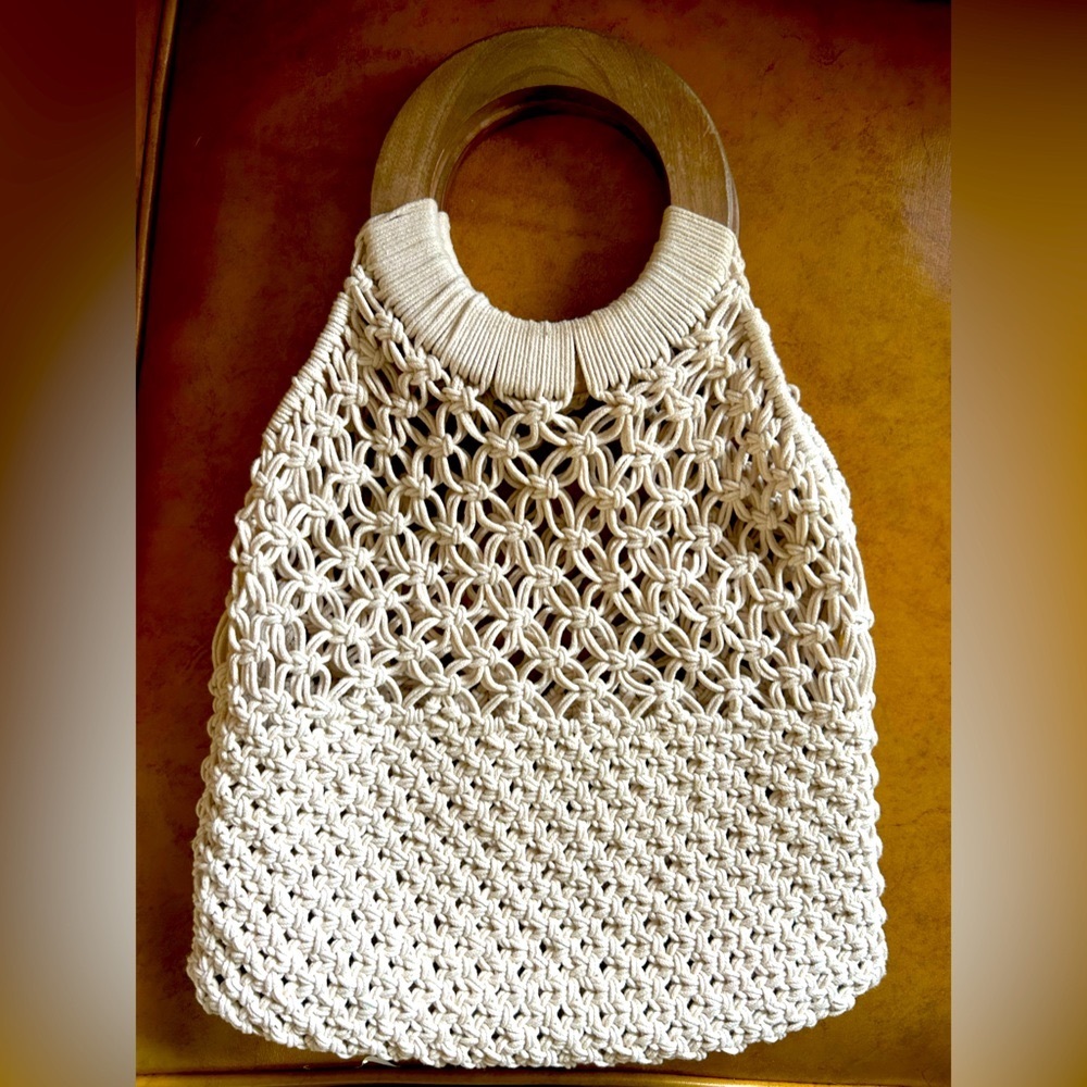 KNIT HANDBAG